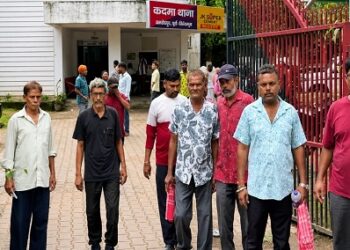 Jamshedpur security guard issue – कदमा में सिक्योरिटी गार्डों से मारपीट, गला दबाने का आरोप, देखिए – video Jamshedpur security guard issue – कदमा में सिक्योरिटी गार्डों से मारपीट, गला दबाने का आरोप, देखिए – video