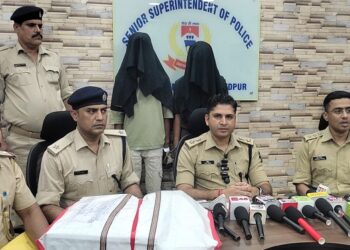 Jamshedpur police success – मानगो में डुप्लीकेट सिगरेट के साथ दो गिरफ्तार, गोदाम के तीन संचालक फरार, देखिए – video