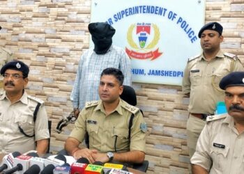 Jamshedpur police action – 3 करोड़ रुपये के साइबर फ्रॉड का मुख्य आरोपी आदित्यपुर से गिरफ्तार, एनजीओ के बैंक खाते का दुरुपयोग कर साइबर अपराध को दिया था अंजाम