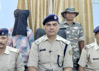Jamshedpur police success – आजादनगर चोरी मामले में मुख्य आरोपी गिरफ्तार, चोरी के सामान बरामद