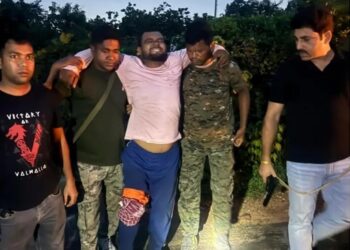 Jharkhand encounter : हजारीबाग में पुलिस और प्रिंस खान गैंग में मुठभेड़, शूटर घायल Jharkhand encounter : हजारीबाग में पुलिस और प्रिंस खान गैंग में मुठभेड़, शूटर घायल