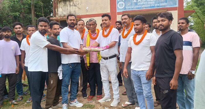 Jamshedpur rural – तुरामडीह में विस्थापितों की समस्या को लेकर हुई समीक्षा बैठक, कोर कमिटी का गठन कर यूसिल प्रबंधन से ग्रामीण मांगेंगे जवाब Jamshedpur rural – तुरामडीह में विस्थापितों की समस्या को लेकर हुई समीक्षा बैठक, कोर कमिटी का गठन कर यूसिल प्रबंधन से ग्रामीण मांगेंगे जवाब