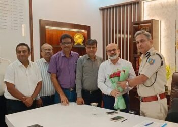 Singhbhum chamber demand : एडीजी से मिलकर जमशेदपुर की बिगड़ती कानून-व्यवस्था पर सिंहभूम चैंबर ने सौंपा ज्ञापन, बंद का किया नैतिक समर्थन