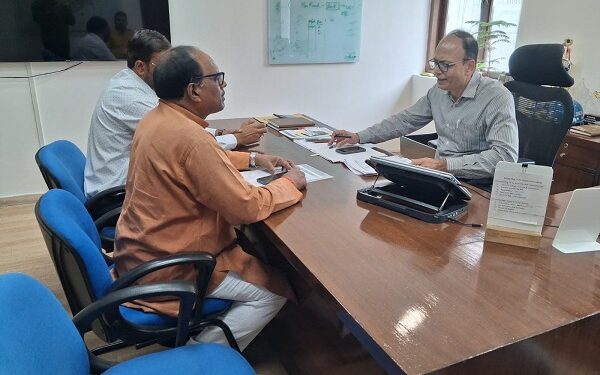 Jamshedpur jdu : गोलमुरी में सड़क दुर्घटनाओं की रोकथाम के लिए जदयू ने टाटा स्टील यूआइएसएल के जीएम को सौंपा ज्ञापन Jamshedpur jdu : गोलमुरी में सड़क दुर्घटनाओं की रोकथाम के लिए जदयू ने टाटा स्टील यूआइएसएल के जीएम को सौंपा ज्ञापन
