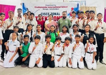 Jamshedpur taekwondo championship : विवेकानंद इंटरनेशनल स्कूल बना ताइक्वांडो का ओवरऑल चैंपियन, टेल्को लिटिल फ्लावर स्कूल प्रथम उपविजेता बना