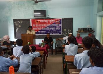 Jamshedpur awareness campaign : टेल्को उर्दू स्कूल में बच्चों को नशा मुक्ति, साइबर सुरक्षा व यातायात नियमों के अनुपालन के प्रति किया गया जागरूक Jamshedpur awareness campaign : टेल्को उर्दू स्कूल में बच्चों को नशा मुक्ति, साइबर सुरक्षा व यातायात नियमों के अनुपालन के प्रति किया गया जागरूक