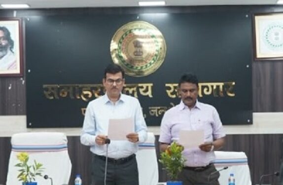 Jamshedpur dc enquiry team : पोटका में सेलेब्रल मलेरिया से हुई मौतों की जांच के लिए तीन सदस्यीय संयुक्त जांच दल गठित, तीन दिनों में जांच रिपोर्ट समर्पित करने का निर्देश Jamshedpur dc enquiry team : पोटका में सेलेब्रल मलेरिया से हुई मौतों की जांच के लिए तीन सदस्यीय संयुक्त जांच दल गठित, तीन दिनों में जांच रिपोर्ट समर्पित करने का निर्देश