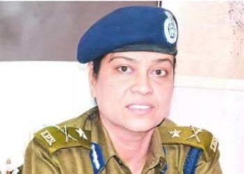 Jharkhand dgp meeting : झारखंड की डीजीपी ने अनुकंपा समिति के माध्यम से की गई आश्रितों की नियुक्तियां, दी गयी मंजूरी Jharkhand dgp meeting : झारखंड की डीजीपी ने अनुकंपा समिति के माध्यम से की गई आश्रितों की नियुक्तियां, दी गयी मंजूरी
