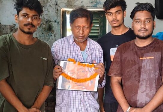 Jharkhand palamu – पलामू : महाश्वेता देवी की पुण्यतिथि पर बेरोजगार संघर्ष मोर्चा ने नमन किया