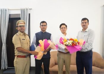 Jamshedpur visit of ifs : भारतीय विदेश सेवा के अधिकारियों का जमशेदपुर आगमन, उपायुक्त एवं वरीय पुलिस अधीक्षक ने किया आत्मीय स्वागत Jamshedpur visit of ifs : भारतीय विदेश सेवा के अधिकारियों का जमशेदपुर आगमन, उपायुक्त एवं वरीय पुलिस अधीक्षक ने किया आत्मीय स्वागत