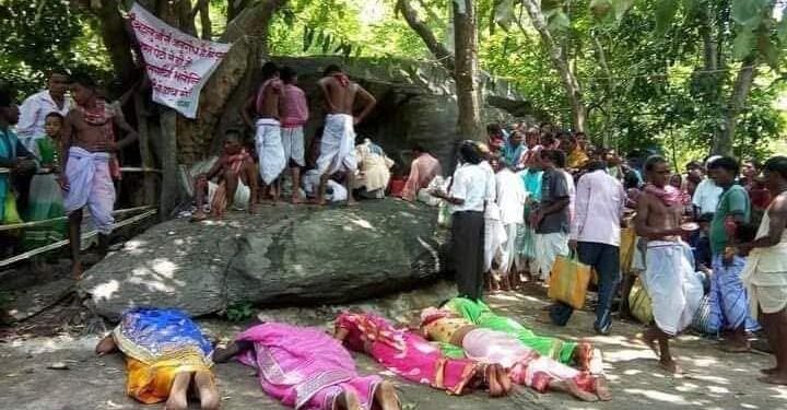 Jamshedpur rural – चाकुलिया के कन्हाईश्वर पहाड़ पूजा में उमड़ा जन सैलाब, लोगों ने पूजा कर अच्छी वर्षा और क्षेत्र की खुशहाली की कामना की