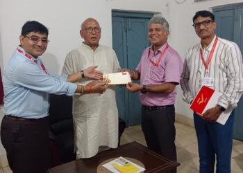 Jamshedpur postal department : रक्षाबंधन के पावन पर्व पर डाक विभाग की पहल को मिला जमशेदपुर के विधायक सरयू राय का समर्थन, जनता से की डाक सेवाओं के उपयोग की अपील Jamshedpur postal department : रक्षाबंधन के पावन पर्व पर डाक विभाग की पहल को मिला जमशेदपुर के विधायक सरयू राय का समर्थन, जनता से की डाक सेवाओं के उपयोग की अपील
