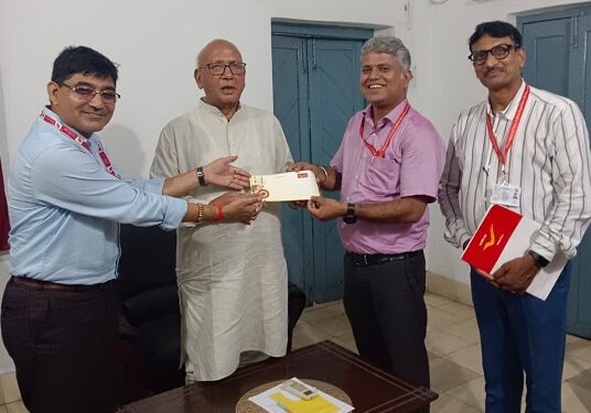 Jamshedpur postal department : रक्षाबंधन के पावन पर्व पर डाक विभाग की पहल को मिला जमशेदपुर के विधायक सरयू राय का समर्थन, जनता से की डाक सेवाओं के उपयोग की अपील