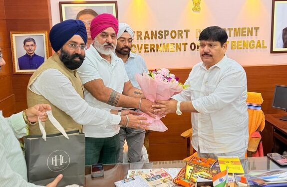 Jamshedpur transporter meets Bengal minister : बंगाल के परिवहन मंत्री से मिले जमशेदपुर के ट्रांसपोर्टर, अतिरिक्त टैक्स वसूलने का कड़ा विरोध, मंत्री ने दिया ठोस कार्रवाई का आश्वासन