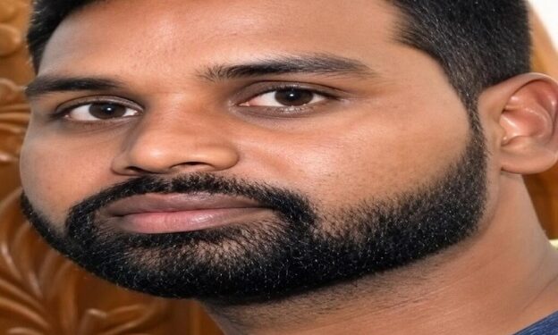 Jamshedpur bistupur dd bar case breaking : बिष्टुपुर के डीडी बार हत्याकांड का मुख्य आरोपी विश्वनाथ मंडल उर्फ बोदरा ने कोर्ट में किया सरेंडर, जमशेदपुर की पुलिस को दिया चकमा
