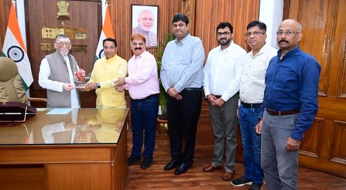 Jamshedpur help cross society : हेल्प क्रॉस सोसाइटी के प्रतिनिधिमंडल ने राज्यपाल से की शिष्टाचार भेंट, सामाजिक कार्यों की दी जानकारी एवं आगामी जनसेवा अभियानों में सहयोग का किया अनुरोध Jamshedpur help cross society : हेल्प क्रॉस सोसाइटी के प्रतिनिधिमंडल ने राज्यपाल से की शिष्टाचार भेंट, सामाजिक कार्यों की दी जानकारी एवं आगामी जनसेवा अभियानों में सहयोग का किया अनुरोध