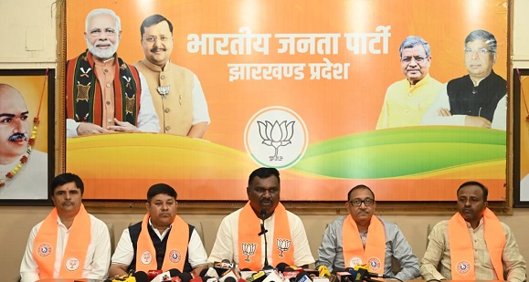 Jharkhand bjp attack on Hemant soren government : 01 अगस्त को झारखंड के सभी जिलों में भाजयुमो के नेतृत्व में होगा प्रदर्शन, भाजपा बोली – पूरी तरह भर चुका है हेमंत सोरेन सरकार के पाप का घड़ा Jharkhand bjp attack on Hemant soren government : 01 अगस्त को झारखंड के सभी जिलों में भाजयुमो के नेतृत्व में होगा प्रदर्शन, भाजपा बोली – पूरी तरह भर चुका है हेमंत सोरेन सरकार के पाप का घड़ा