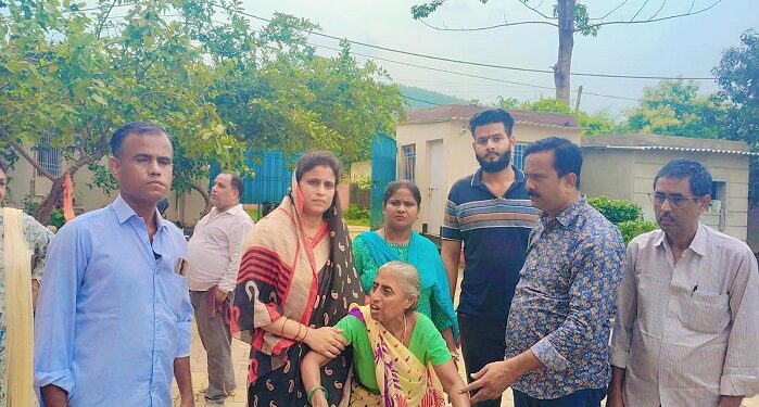 Jamshedpur ngo : सामाजिक संस्था “यात्रा एक नई जीवन की शुरुआत” ने बुजुर्ग महिला को दिलाया वृद्धाश्रम में सुरक्षित आश्रय मदद का भरोसा Jamshedpur ngo : सामाजिक संस्था “यात्रा एक नई जीवन की शुरुआत” ने बुजुर्ग महिला को दिलाया वृद्धाश्रम में सुरक्षित आश्रय मदद का भरोसा