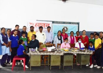 Jamshedpur ngo – बारीडीह स्कूल में संस्था मुस्कान की ओर से लगा डेंटल चेकअप कैंप, 105 लोगों की हुई जांच