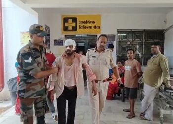 Jamshedpur love affair dispute : बागबेड़ा में प्रेम-प्रसंग को लेकर विवाद, युवक ने लगाया बंधक बनाकर मारपीट का आरोप Jamshedpur love affair dispute : बागबेड़ा में प्रेम-प्रसंग को लेकर विवाद, युवक ने लगाया बंधक बनाकर मारपीट का आरोप