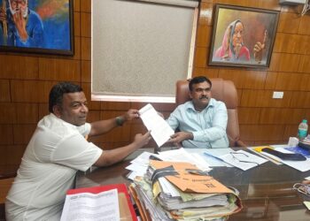 Jamshedpur minority social front – एसआईआर प्रक्रिया में पारदर्शिता व मतदाताओं के अधिकारों की सुरक्षा की मांग, रांची में सरफराज हुसैन ने मुख्य निर्वाचन पदाधिकारी को सौंपा ज्ञापन, दैनिक पारदर्शिता बुलेटिन जारी करने का आग्रह Jamshedpur minority social front – एसआईआर प्रक्रिया में पारदर्शिता व मतदाताओं के अधिकारों की सुरक्षा की मांग, रांची में सरफराज हुसैन ने मुख्य निर्वाचन पदाधिकारी को सौंपा ज्ञापन, दैनिक पारदर्शिता बुलेटिन जारी करने का आग्रह