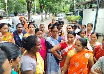 Jamshedpur public appeal : भुइयांडीह में अतिक्रमण पर होने वाली कार्रवाई को लेकर लोग चिंचित, विधायक पूर्णिमा साहू से कार्रवाई पर रोक लगाने की गुहार