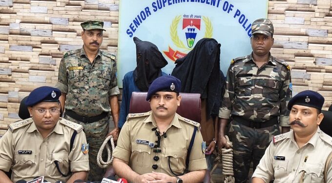 Jamshedpur rural police action – मुसाबनी में अवैध शराब की तस्करी मामले में दो गिरफ्तार, भारी मात्रा में शराब जब्त, देखिए – video Jamshedpur rural police action – मुसाबनी में अवैध शराब की तस्करी मामले में दो गिरफ्तार, भारी मात्रा में शराब जब्त, देखिए – video