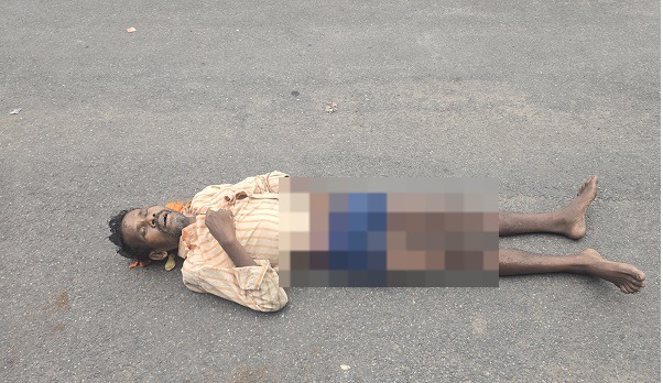 Jamshedpur body found – साकची में सड़क पर मिला अज्ञात शव, तफ्तीश में जुटी पुलिस Jamshedpur body found – साकची में सड़क पर मिला अज्ञात शव, तफ्तीश में जुटी पुलिस