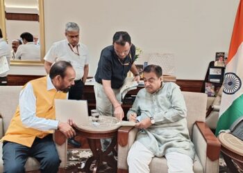 Jamshedpur mp demand from central minister : केंद्रीय परिवहन व सड़क मंत्री नितिन गडकरी से मिले जमशेदपुर के सांसद विद्युत वरण महतो, दो महत्वपूर्ण सड़क पर यह हुई सकारात्मक चर्चा