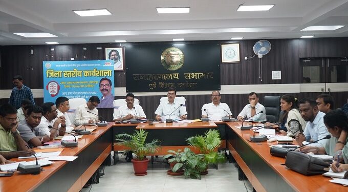 Jamshedpur dc meeting : जमशेदपुर के उपायुक्त ने की जिला योजना, ग्रामीण विकास, डीएमएफटी, नीति आयोग तथा सांसद-विधायक निधि से संचालित योजनाओं के क्रियान्वयन की बैठक, विकास योजनाओं में गुणवत्ता, समयबद्धता एवं जवाबदेही सुनिश्चित करें सभी विभाग
