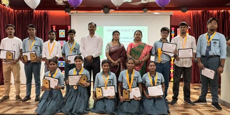 Srinath public school – श्रीनाथ पब्लिक स्कूल में मेधोत्सह सम्पन्न, सम्मान पाकर खिले मेधावी विद्यार्थियों के चेहरे Srinath public school – श्रीनाथ पब्लिक स्कूल में मेधोत्सह सम्पन्न, सम्मान पाकर खिले मेधावी विद्यार्थियों के चेहरे