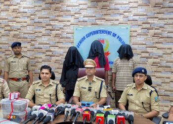 Jamshedpur police encounter : मानगो में राहुल बच्चा हत्याकांड का खुलासा, पिस्तौल समेत अन्य हथियार जब्त, आरोपी शब्बे को क्यों पुलिस को मारनी पड़ी गोली, एसएसपी ने बताया, देखिये – video