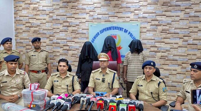 Jamshedpur police encounter : मानगो में राहुल बच्चा हत्याकांड का खुलासा, पिस्तौल समेत अन्य हथियार जब्त, आरोपी शब्बे को क्यों पुलिस को मारनी पड़ी गोली, एसएसपी ने बताया, देखिये – video