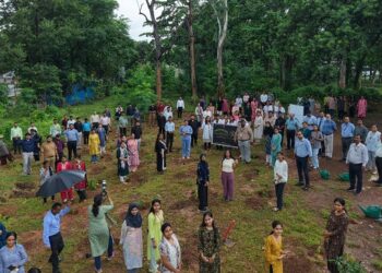 Manipal tata plantation drive : मणिपाल टाटा मेडिकल कॉलेज ने चलाया पौधरोपण अभियान, एलाइड हेल्थ साइंसेज के विद्यार्थियों ने लगाए 150 पौधे