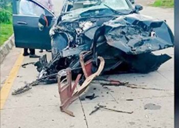 jamshedpur Ghatshila accident- घाटशिला में सड़क हादसा, कोलकाता से रांची आ रही मर्सिडीज ने टैंकर को मारी टक्कर, कार सवार बाल बाल बचे, कार का अगला हिस्सा पूरी तरह क्षतिग्रस्त jamshedpur Ghatshila accident- घाटशिला में सड़क हादसा, कोलकाता से रांची आ रही मर्सिडीज ने टैंकर को मारी टक्कर, कार सवार बाल बाल बचे, कार का अगला हिस्सा पूरी तरह क्षतिग्रस्त