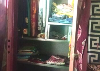 jamshedpur theft- गोलपहाड़ी में बंद घर को चोरों ने बनाया निशाना, 16 लाख के गहने और 2 लाख नकदी पर चोर ने किया हाथ साफ,श्राद्धकर्म के लिए सिवान गया था पूरा परिवार jamshedpur theft- गोलपहाड़ी में बंद घर को चोरों ने बनाया निशाना, 16 लाख के गहने और 2 लाख नकदी पर चोर ने किया हाथ साफ,श्राद्धकर्म के लिए सिवान गया था पूरा परिवार