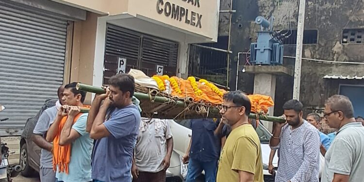 jamshedpur sad news : पोद्दार समाज अध्यक्ष अरुण पोद्दार को पत्नीशोक, दी गयी अंतिम विदाई
