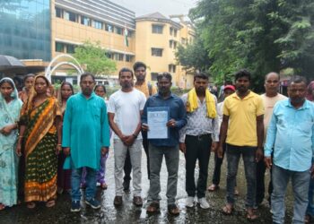jamshedpur gram sabha : मनपीटा में बिना ग्रामसभा की अनुमति हेवी मोटर व्हीकल ट्रेनिंग सेंटर के लिए भूमि समतलीकरण का आरोप, ग्रामसभा ने उपायुक्त से काम रोकने की मांग की jamshedpur gram sabha : मनपीटा में बिना ग्रामसभा की अनुमति हेवी मोटर व्हीकल ट्रेनिंग सेंटर के लिए भूमि समतलीकरण का आरोप, ग्रामसभा ने उपायुक्त से काम रोकने की मांग की