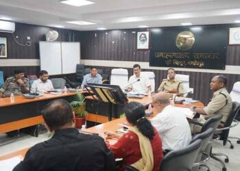 jamshedpur dc meeting for animal cruelty : जमशेदपुर के उपायुक्त ने की पशु क्रूरता निवारण समिति की बैठक, मांस की खुले में नहीं होगी बिक्री, गौशाला की व्यवस्था को चाक चौबंद