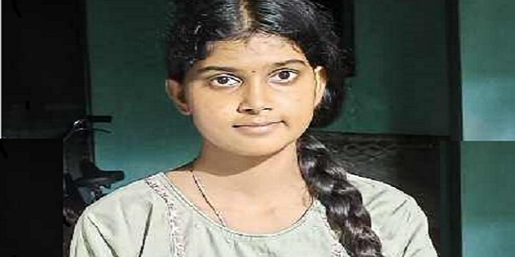 Jamshedpur rural girl achievement : बोड़ाम की बेटी वर्षा महतो को पॉलिटेक्निक प्रवेश परीक्षा में बढ़ाया क्षेत्र का मान, 922वां सीएमएल रैंक मिलने पर परिवार समेत पूरे इलाके में खुशी की लहर Jamshedpur rural girl achievement : बोड़ाम की बेटी वर्षा महतो को पॉलिटेक्निक प्रवेश परीक्षा में बढ़ाया क्षेत्र का मान, 922वां सीएमएल रैंक मिलने पर परिवार समेत पूरे इलाके में खुशी की लहर