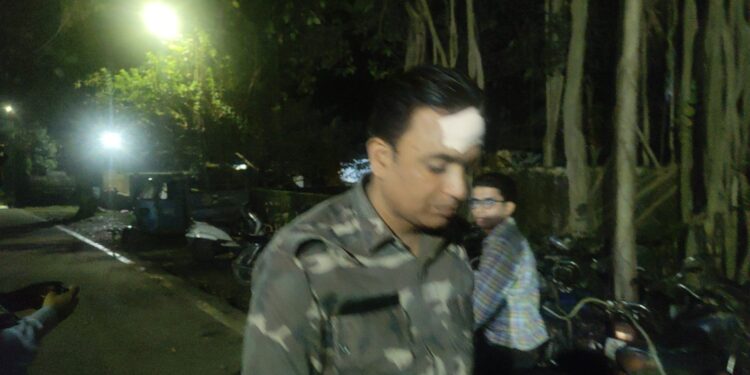 Jamshedpur crime – टेल्को में जन्मदिन मनाने के दौरान टाइगर मोबाइल जवान पर हमला, युवक हिरासत में, देखिए – video Jamshedpur crime – टेल्को में जन्मदिन मनाने के दौरान टाइगर मोबाइल जवान पर हमला, युवक हिरासत में, देखिए – video