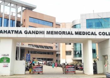 Jamshedpur malaria attack : मुसाबनी सीआरपीएफ कैंप से मलेरिया पीड़ित 4 जवान एमजीएम अस्पताल में भर्ती, जवान की पहले हो चुकी है मौत Jamshedpur malaria attack : मुसाबनी सीआरपीएफ कैंप से मलेरिया पीड़ित 4 जवान एमजीएम अस्पताल में भर्ती, जवान की पहले हो चुकी है मौत