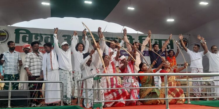 Jamshedpur indigenous day celebration : बिष्टुपुर गोपाल मैदान में हुआ आदिवासियों का महाजुटान, सैकड़ो आदिवासियों ने उठायी आवाज