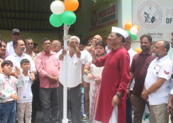 Press club of Jamshedpur : प्रेस क्लब ऑफ जमशेदपुर में स्वतंत्रता दिवस समारोह, पत्रकारों से  सकारात्मक सोच के साथ आगे बढ़ने का आह्वान