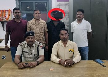 Tatanagar rpf action : टाटानगर से चलने वाली स्टील एक्सप्रेस ट्रेन से महिला के सोने का चेन चोरी, आरपीएफ ने किया जब्त, एक गिरफ्तार Tatanagar rpf action : टाटानगर से चलने वाली स्टील एक्सप्रेस ट्रेन से महिला के सोने का चेन चोरी, आरपीएफ ने किया जब्त, एक गिरफ्तार