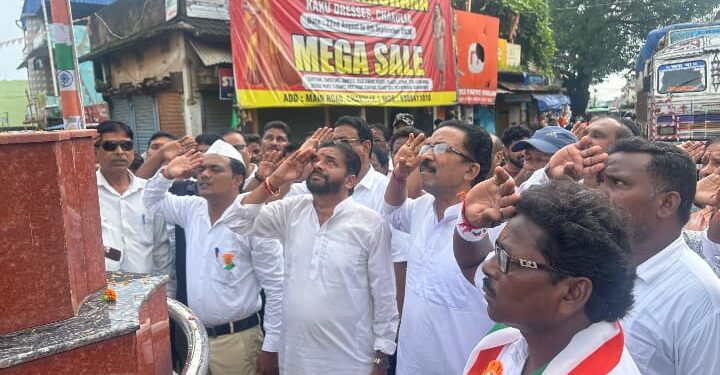 jamshedpur rural- 80वें स्वतंत्रता दिवस पर विधायक समीर मोहंती ने विभिन्न स्थानों पर फहराया तिरंगा jamshedpur rural- 80वें स्वतंत्रता दिवस पर विधायक समीर मोहंती ने विभिन्न स्थानों पर फहराया तिरंगा