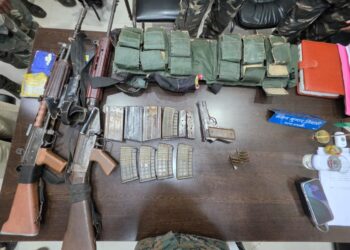 saraikela police action- नक्सलियों के खिलाफ सरायकेला पुलिस की बड़ी कार्रवाई, जंगल से भारी मात्रा में हथियार व विस्फोटक बरामद