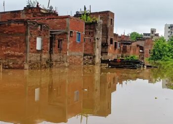 Jamshedpur red cross shelter for flood hit people : बागबेड़ा के जल भराव-प्रभावितों के लिए खोला गया राम मनोहर लोहिया नेत्रालय का पेशेंट वार्ड, कल सुबह शुरू किया जाएगा आवश्यकतानुसार राहत एवं बचाव का कार्य