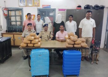 Tatanagar rpf and grp success-टाटानगर आरपीएफ व जीआरपी को मिली बड़ी सफलता, 30 किलो गांजा के साथ बिहार के दो युवक गिरफ्तार