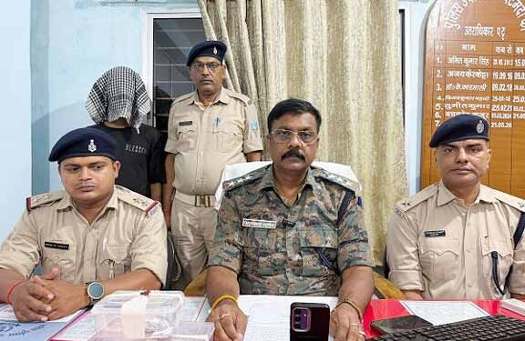 jamshedpur police action- पारडीह चौक पर आजादनगर पुलिस की कार्रवाई, 38 पुड़िया ब्राउन शुगर के साथ युवक गिरफ्तार, गया जेल jamshedpur police action- पारडीह चौक पर आजादनगर पुलिस की कार्रवाई, 38 पुड़िया ब्राउन शुगर के साथ युवक गिरफ्तार, गया जेल